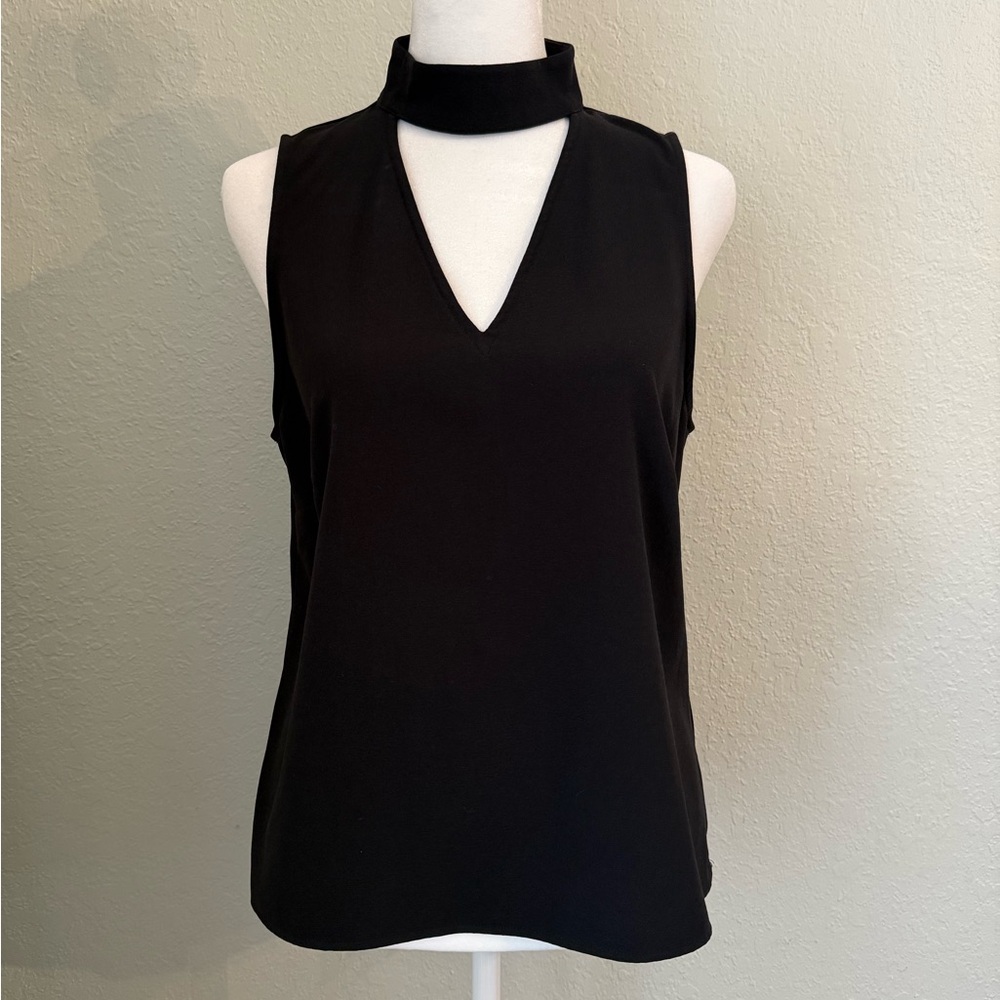 Kensie Black Sleeveless Keyhole Blouse